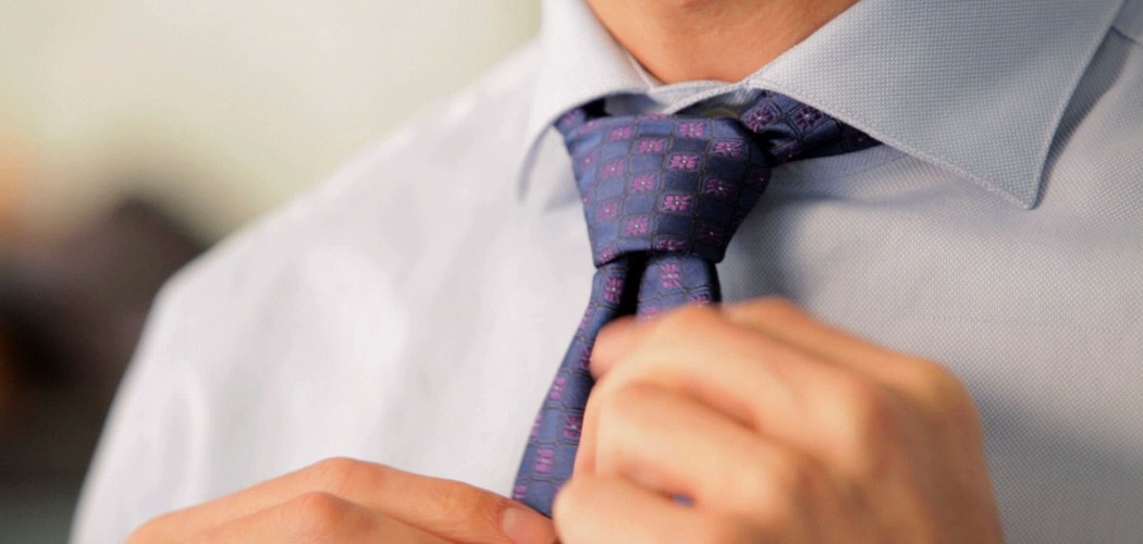 Ako zladiť kravatu s košeľou?